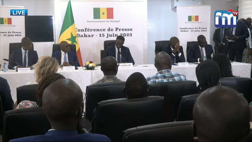 En Direct Le Pm Amadou Ba Et Son Gouvernement Face La Presse