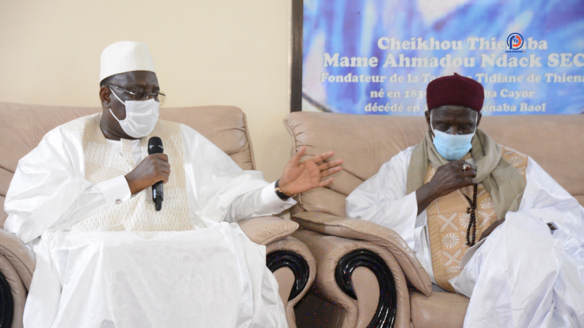 VIDEO – Macky Sall à Thiénaba pour présenter se condoléances.