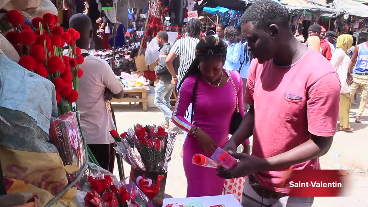 Reportage au marché central : Comment les Thièssois préparent la St Valentin