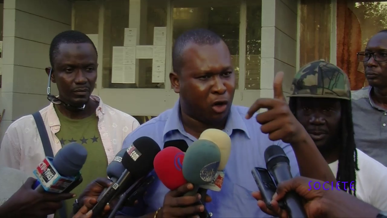 VIDEO –  Lancement de l’agenda culturel de la ville : Les artistes Thièssois désavouent le maire