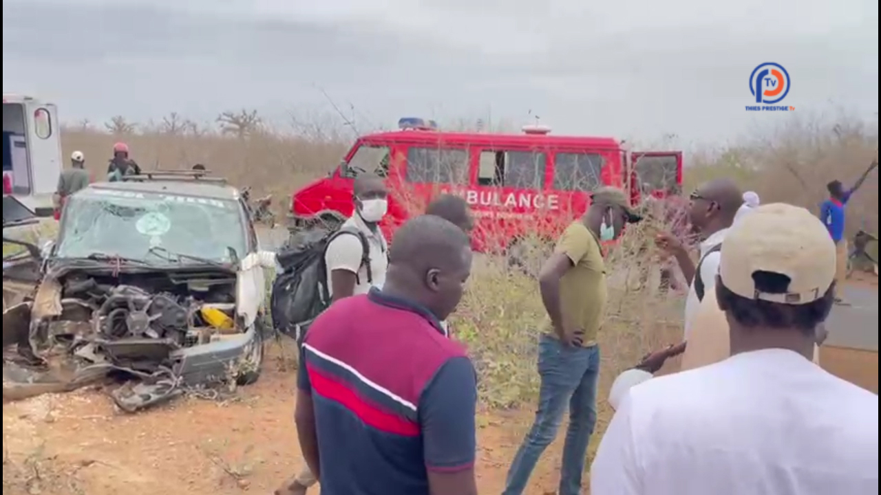 VIDEO – Collision sur la route de Mont Rolland : Le maire Yves Lamine Ciss au chevet des bls bl&ss&s