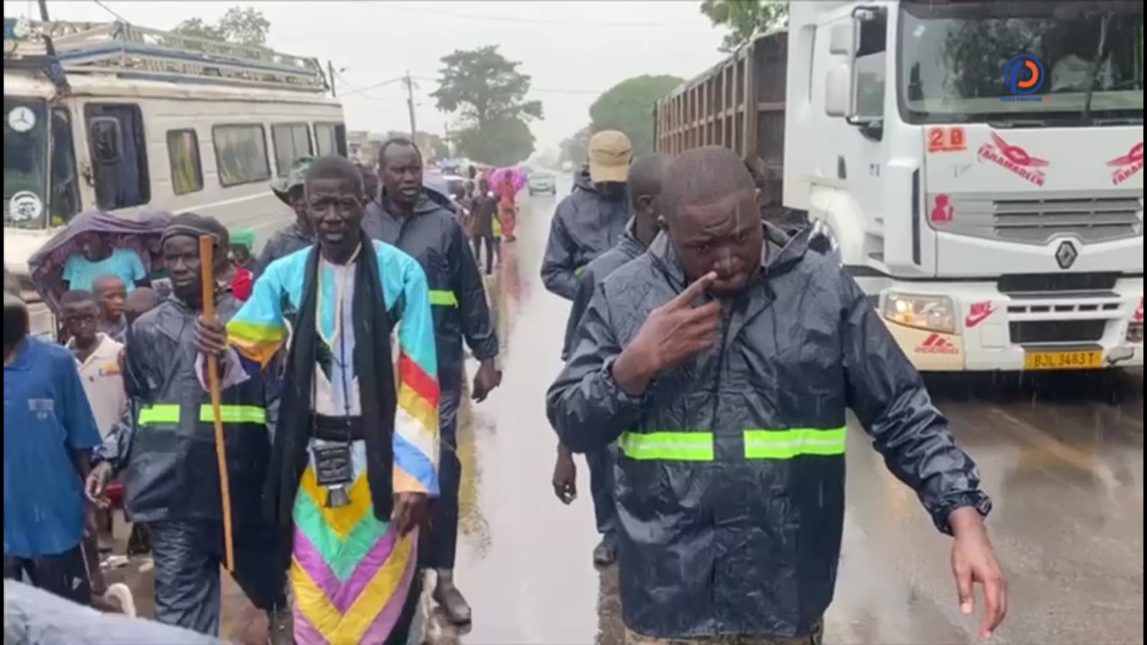 Magal 2023 : Avec son bâton de pèlerin, Talla Sylla poursuit sa longue marche vers Touba