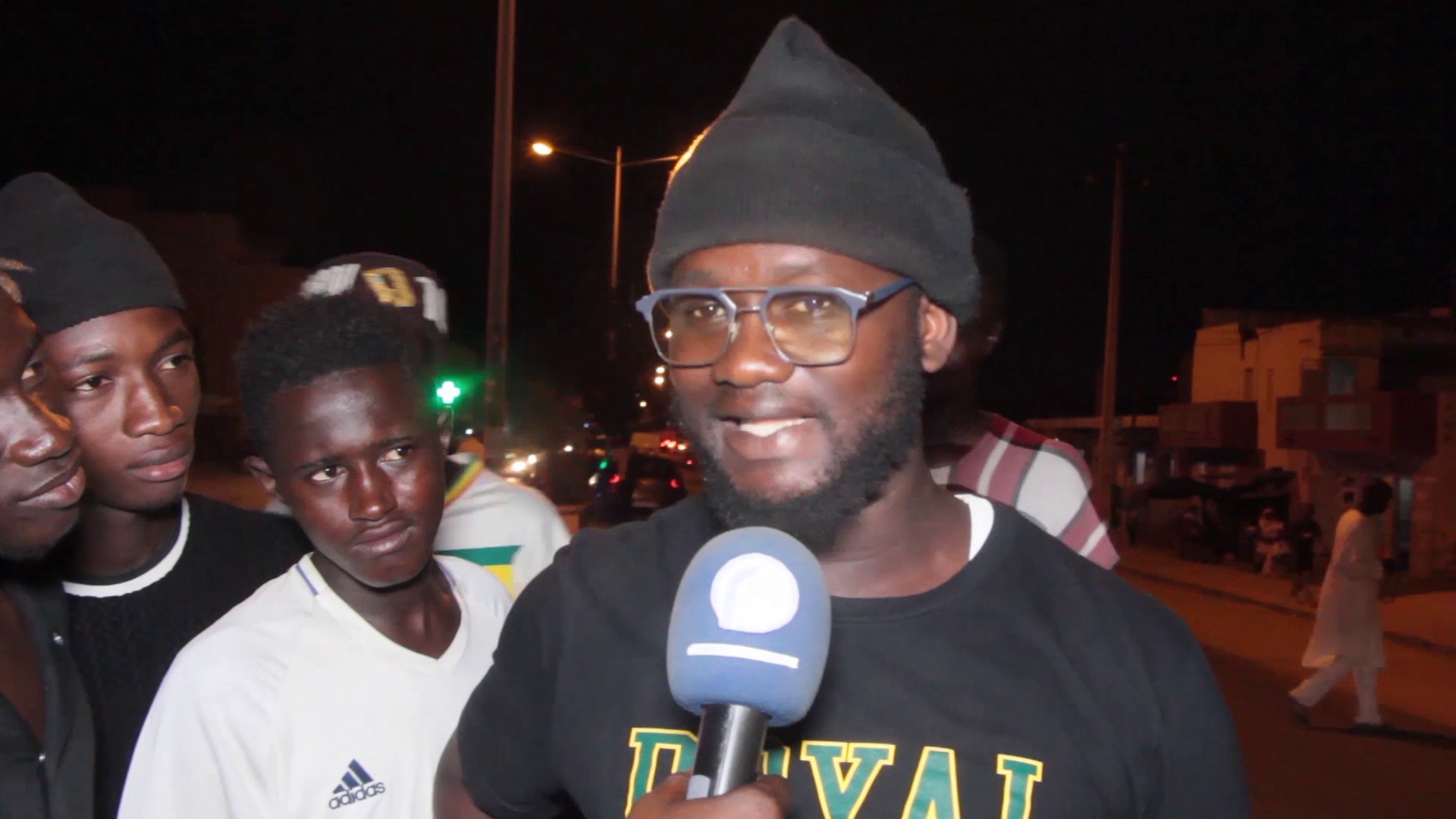 VIDEO –  Immigration irrégulière : Des jeunes Thiessois affirment : “sougniou guissone gal, ngiou dém”