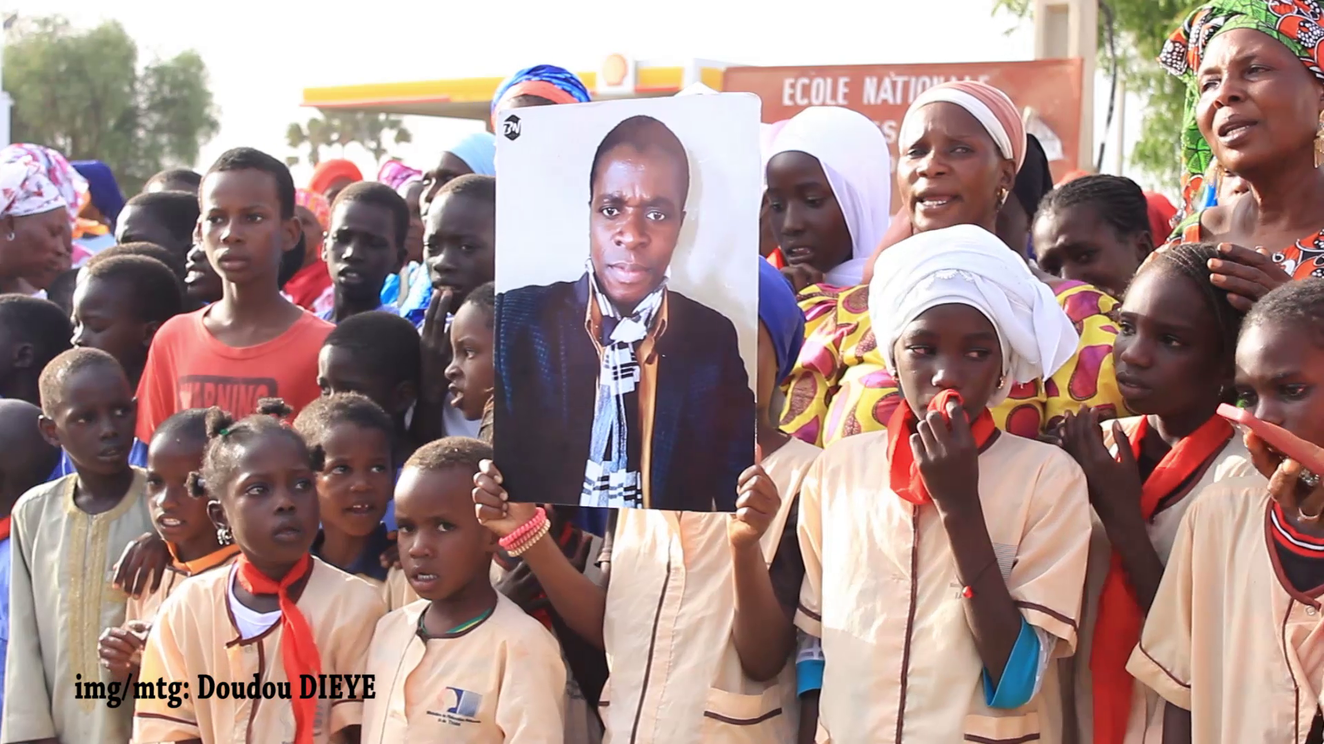 VIDEO – L’ Ecole Keur Modou Ndiaye rend un vibrant hommage à Alain Kaly