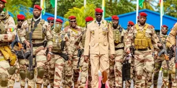 Guinée : Mamadi Doumbouya déploie l’armée face au Liberia et à la Sierra Leone