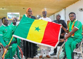 Thiès : le drapeau national remis aux Lions du basket en fauteuil en partance pour la Coupe d’Afrique