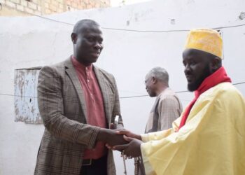 Visite de courtoisie de Mr Demba Fall Gueye chez le Grand Serigne de Thiès