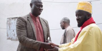 Visite de courtoisie de Mr Demba Fall Gueye chez le Grand Serigne de Thiès