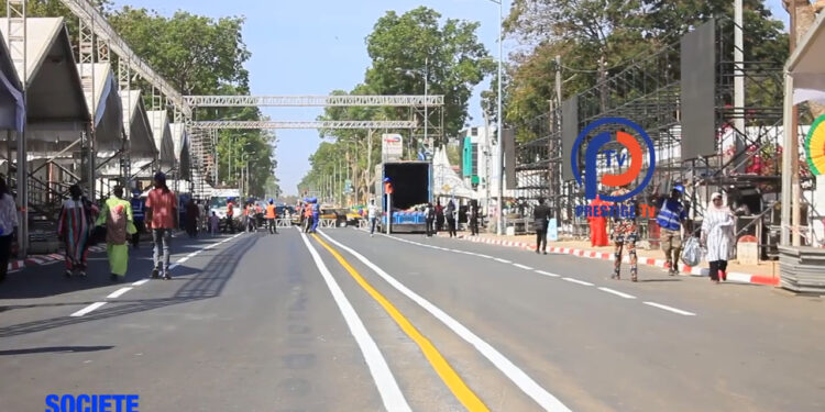 VIDEO – Préparatifs 04 Avril à Thiès : L’Avenue Caen change de visage à une semaine de l’évènement
