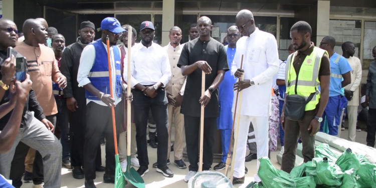 Thiès – Indépendance 2026 : Le ministre de l’environnement apporte son soutien au Maire de la Ville