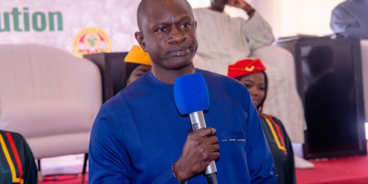 Après la célébration de l’indépendance, le maire de la ville adresse ses remerciements aux Thiessois