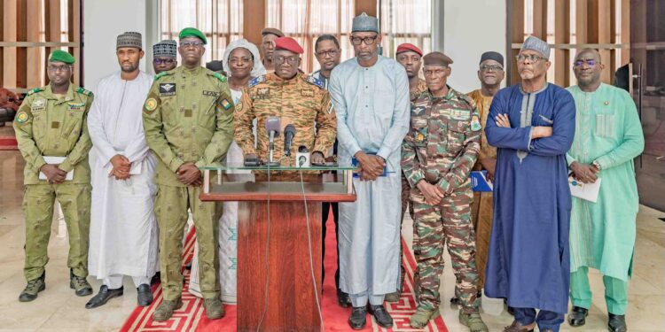 Mali – Audience à Koulouba : l’AES Présente ses condoléances au peuple malien suite au décès du Général d’Armée Sadio CAMARA
