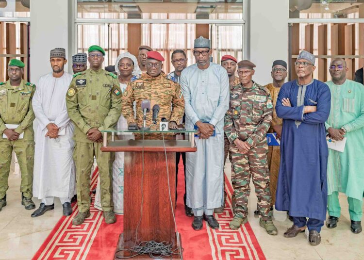 Mali – Audience à Koulouba : l’AES Présente ses condoléances au peuple malien suite au décès du Général d’Armée Sadio CAMARA