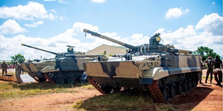 Coopération militaire – La Russie livre des chars et des armes