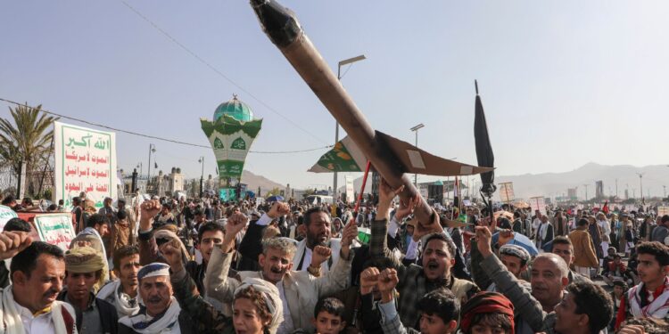 Conflit au Moyen-Orient : Les Houthis du Yémen revendiquent une troisième attaque de missiles sur Israël