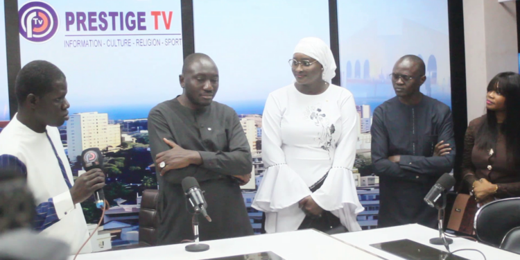 VIDEO – La Directrice Générale de la TDS-SA ,Aminata Sarr en visite dans les locaux du Groupe Prestige Thiès