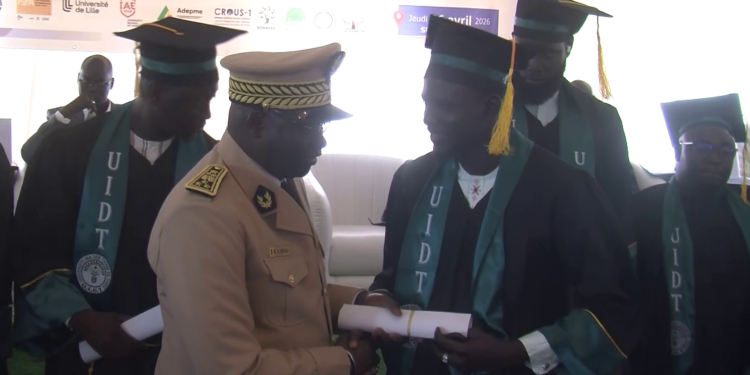 Thiès – L’UIDT a célébré la sortie des deux premières promotions composées de 221 diplômés