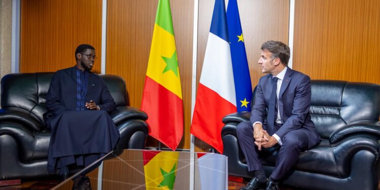 Les Présidents Bassirou Diomaye Faye et Emmanuel Macron se sont entretenus, en marge du Sommet Africa Forward