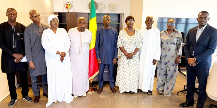 Justice – 𝐋𝐞 𝐒𝐞́𝐧𝐞́𝐠𝐚𝐥 𝐞𝐭 𝐥’𝐀𝐂𝐃𝐇𝐑𝐒 𝐬𝐞 𝐫𝐞𝐧𝐜𝐨𝐧𝐭𝐫𝐞𝐧𝐭 𝐩𝐨𝐮𝐫 𝐩𝐫𝐞́𝐩𝐚𝐫𝐞𝐫 𝐥𝐚 𝐫𝐞𝐧𝐜𝐨𝐧𝐭𝐫𝐞 𝐝𝐞 𝐃𝐚𝐤𝐚𝐫