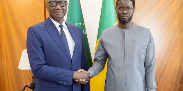 Le Président Diomaye a reçu en audience le Général Biram Diop, Président de la Commission de la CEDEAO