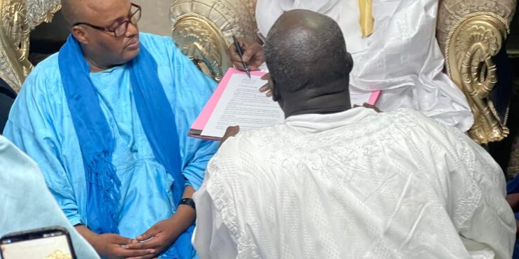 Magal 2026 : Serigne Mountakha remercie et honore Cheikh Ahmed Saloum Dieng pour service rendu