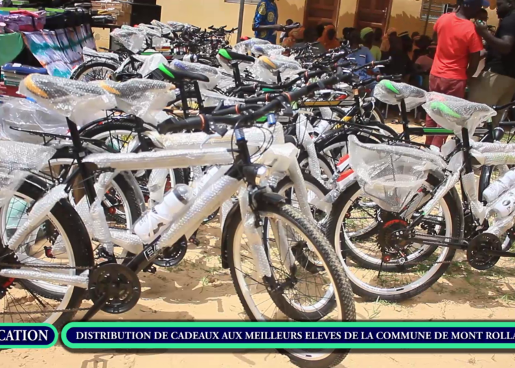 Mont Rolland – Le maire Yves Lamine Ciss honore les meilleurs élèves de sa commune