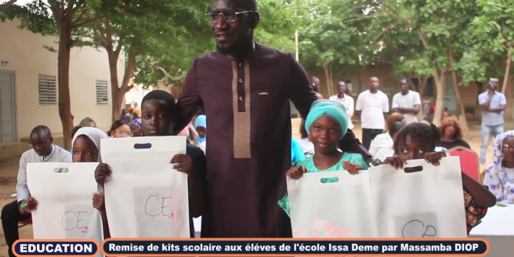 Thiès – Massamba Diop de Kiiray offre des kits scolaires aux élèves de la commune Nord