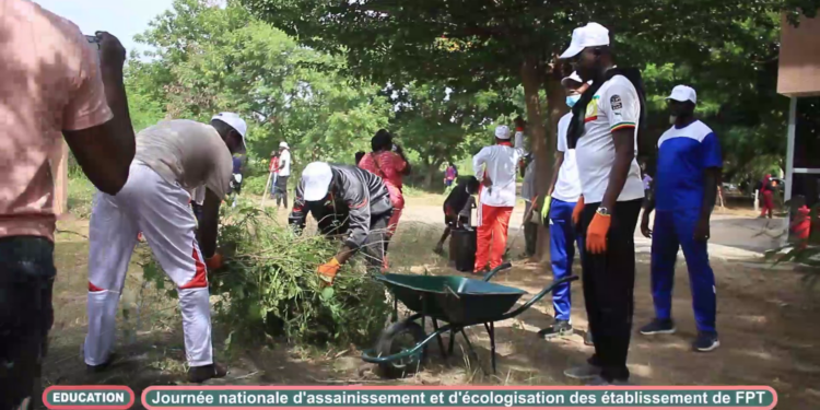 VIDEO – Préparatifs rentrée scolaire 2026 : Journée d’assainissement au Lycée Technique de Thiès