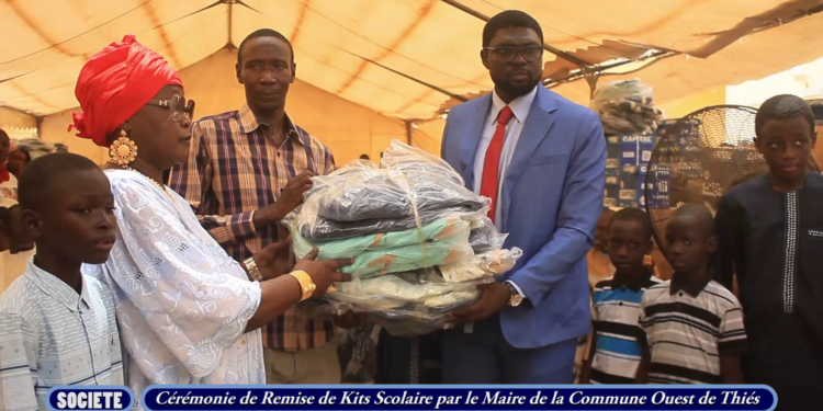 Thiès – Distribution de Kits scolaires :Le Maire, Mamaddou Djitté réitère son engagement pour l’éducation