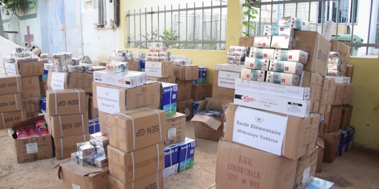 VIDEO – Remise de fournitures scolaires aux écoles de la commune Est par le Maire Sousmane Diagne